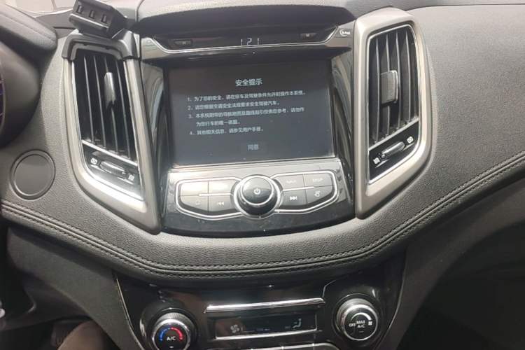 Used CHANGAN Eado 2015 1.6L Automatic Junku Model China IV Standard Audio And AC Panel