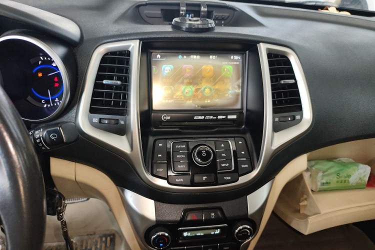 Used CHANGAN Eado 2015 1.6L Automatic Luxury Model Audio And AC Panel