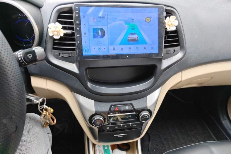 Used CHANGAN Eado 2015 1.6L Manual Luxury Model China V Standard Audio And AC Panel