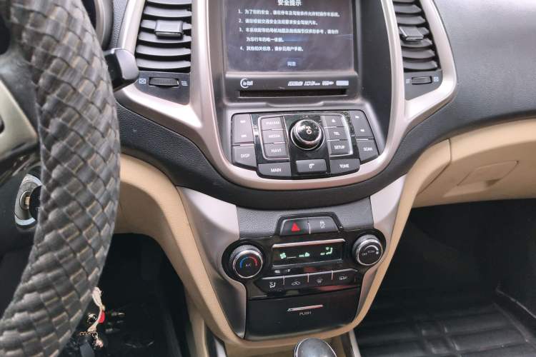 Used CHANGAN Eado 2015 1.6L Automatic Luxury Model Audio And AC Panel