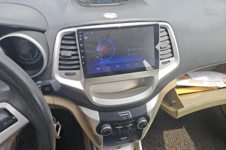 Used CHANGAN Eado 2015 1.6L Manual Luxury Model China IV Standard Audio And AC Panel