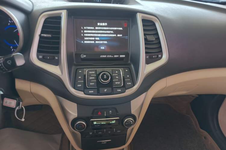 Used CHANGAN Eado 2015 1.6L Automatic Luxury Model Audio And AC Panel