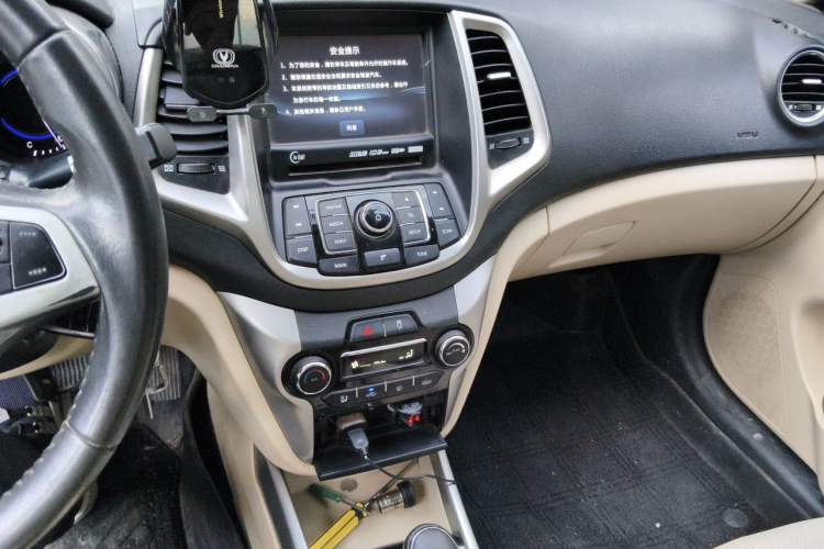 Used CHANGAN Eado 2015 1.6L Automatic Luxury Model Audio And AC Panel