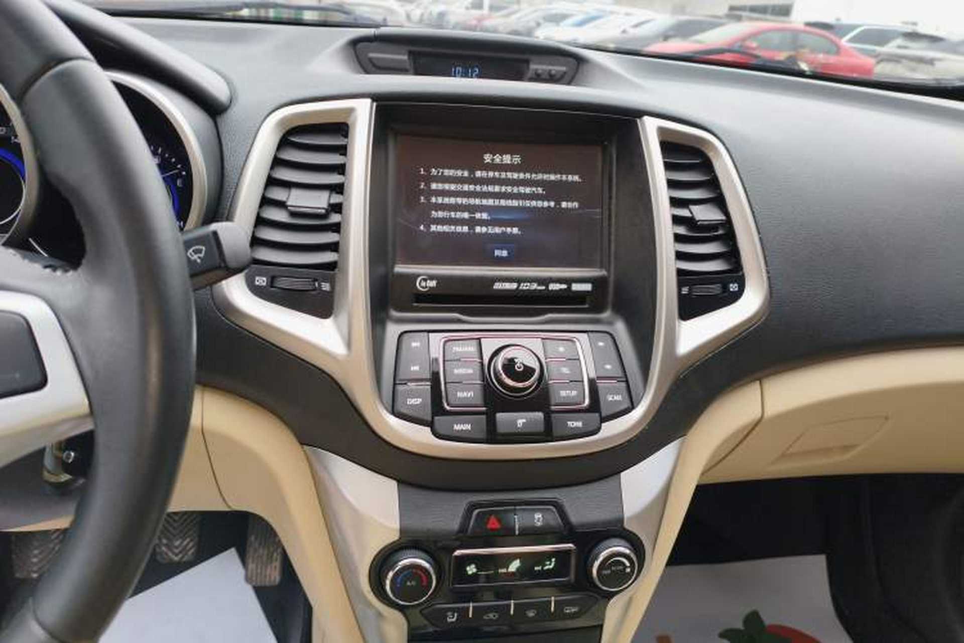 Used CHANGAN Eado 2015 1.6L Manual Luxury Model China V Standard Audio And AC Panel