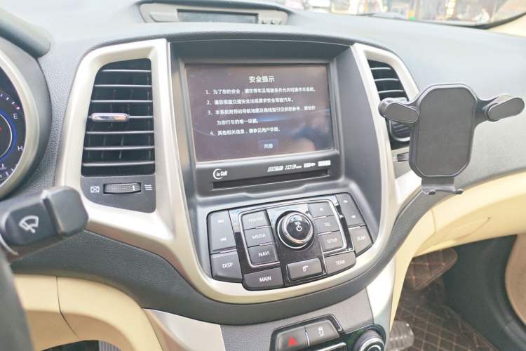 Used CHANGAN Eado 2015 1.6L Automatic Luxury Model Audio And AC Panel