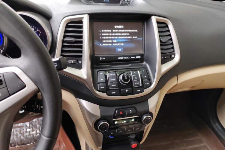 Used CHANGAN Eado 2015 1.6L Automatic Luxury Model Audio And AC Panel