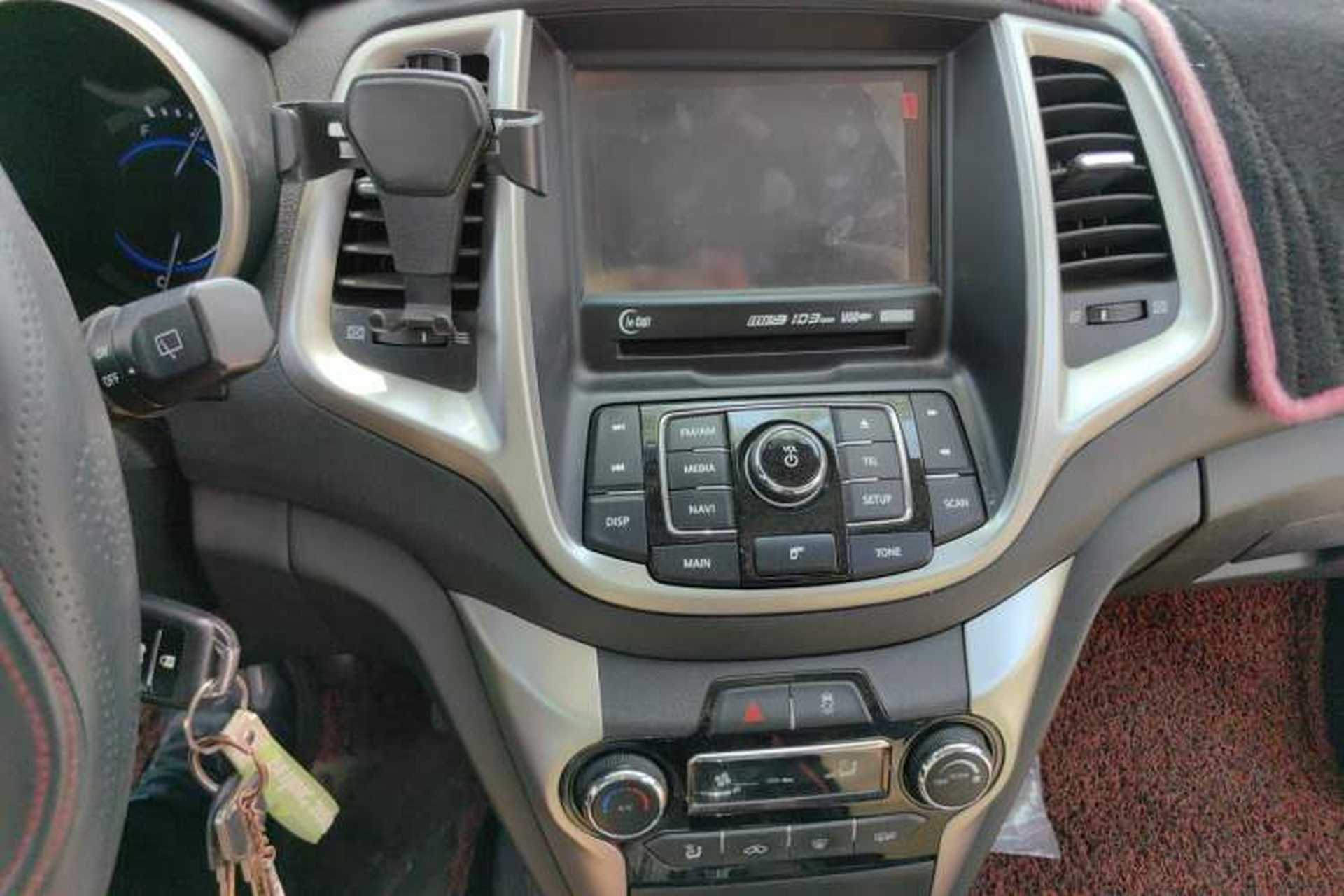 Used CHANGAN Eado 2015 1.6L Automatic Junku Model China IV Standard Audio And AC Panel