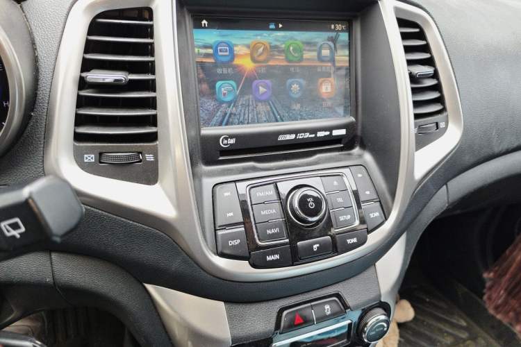 Used CHANGAN Eado 2015 1.6L Manual Junku Model China IV Standard Audio And AC Panel