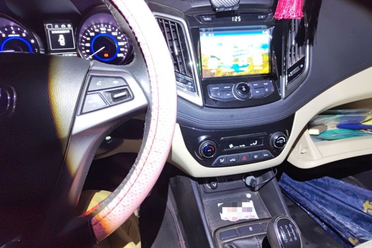 Used CHANGAN Eado 2015 1.6L Manual Luxury Model China IV Standard Audio And AC Panel