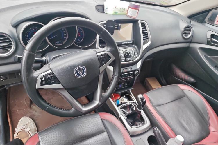 Used CHANGAN Eado 2015 1.6L Manual Junku Model China IV Standard Center Console