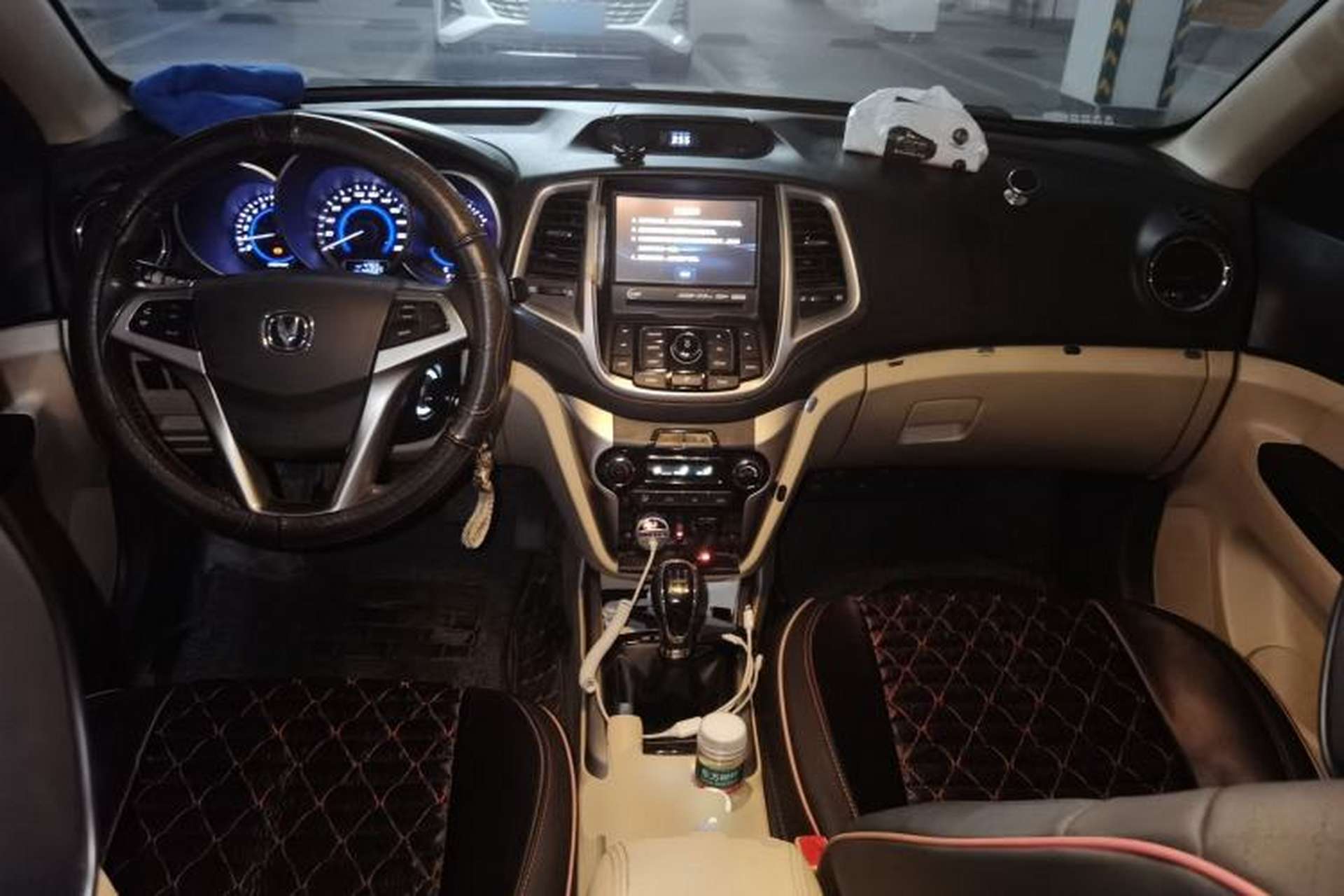 Used CHANGAN Eado 2015 1.6L Manual Luxury Model China V Standard Center Console