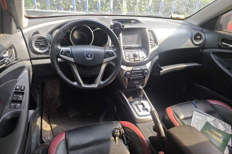 Used CHANGAN Eado 2015 1.6L Automatic Junku Model China V Standard Center Console