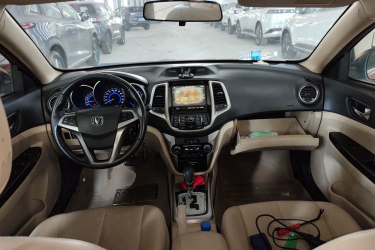 Used CHANGAN Eado 2015 1.6L Automatic Luxury Model Center Console