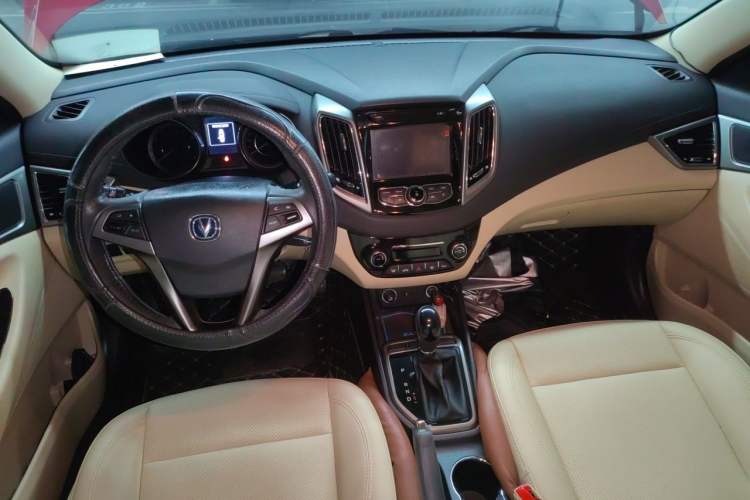 Used CHANGAN Eado 2015 1.6L Automatic Luxury Model Center Console