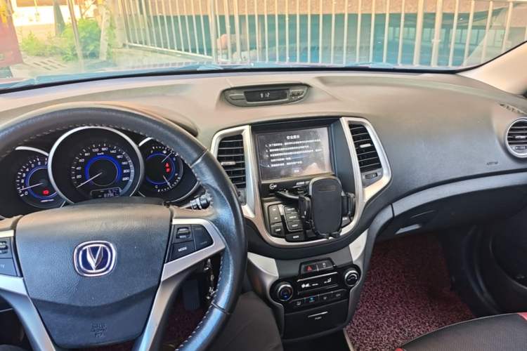 Used CHANGAN Eado 2015 1.6L Manual Junku Model China V Standard Center Console