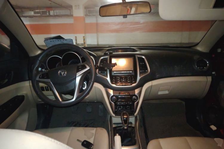 Used CHANGAN Eado 2015 1.6L Manual Shangkue Model China IV Center Console