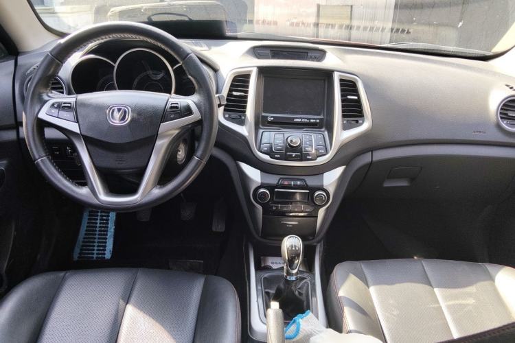 Used CHANGAN Eado 2015 1.6L Manual Elite Model China IV Standard Center Console