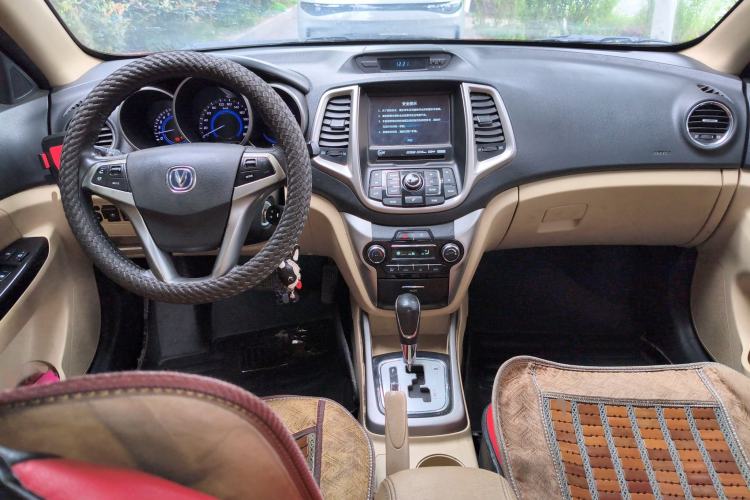 Used CHANGAN Eado 2015 1.6L Automatic Luxury Model Center Console