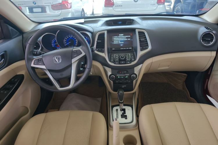 Used CHANGAN Eado 2015 1.6L Automatic Luxury Model Center Console