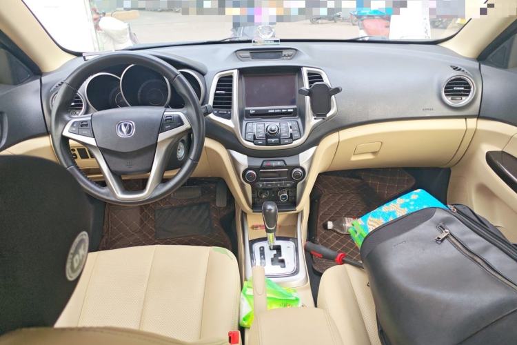 Used CHANGAN Eado 2015 1.6L Automatic Luxury Model Center Console