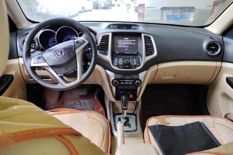 Used CHANGAN Eado 2015 1.6L Automatic Luxury Model Center Console