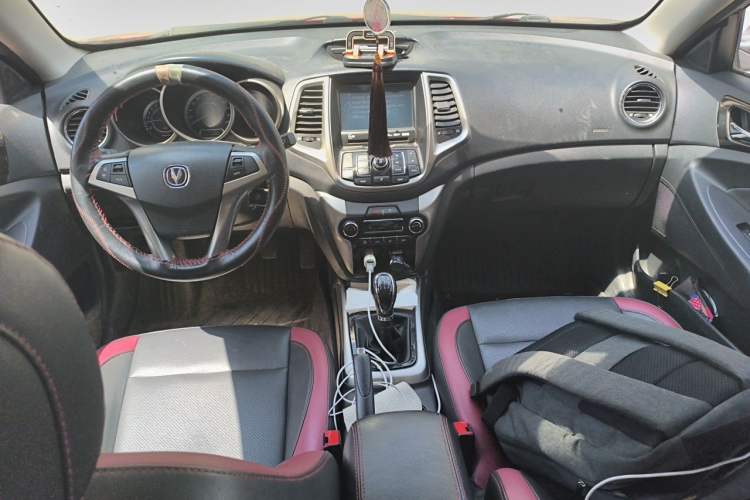Used CHANGAN Eado 2015 1.6L Manual Junku Model China IV Standard Center Console