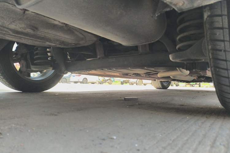 Used CHANGAN Eado 2015 1.6L Manual Junku Model China IV Standard Chassis Rear Right