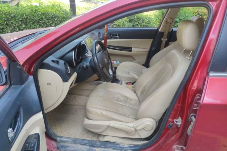 Used CHANGAN Eado 2015 1.6L Manual Luxury Model China V Standard Driver Seat