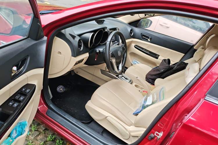 Used CHANGAN Eado 2015 1.6L Automatic Luxury Model Driver Seat