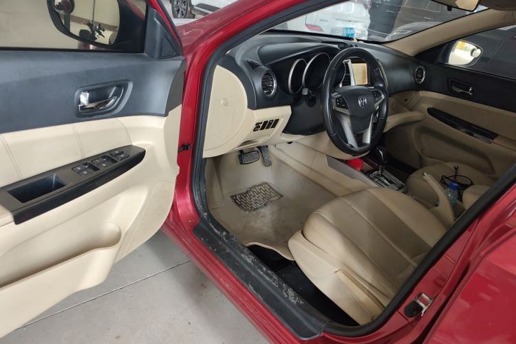 Used CHANGAN Eado 2015 1.6L Automatic Luxury Model Driver Seat