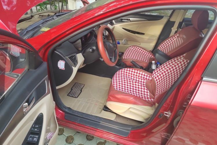 Used CHANGAN Eado 2015 1.6L Manual Elite Model China IV Standard Driver Seat