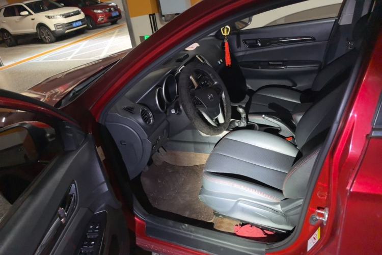 Used CHANGAN Eado 2015 1.6L Manual Luxury Model China IV Standard Driver Seat