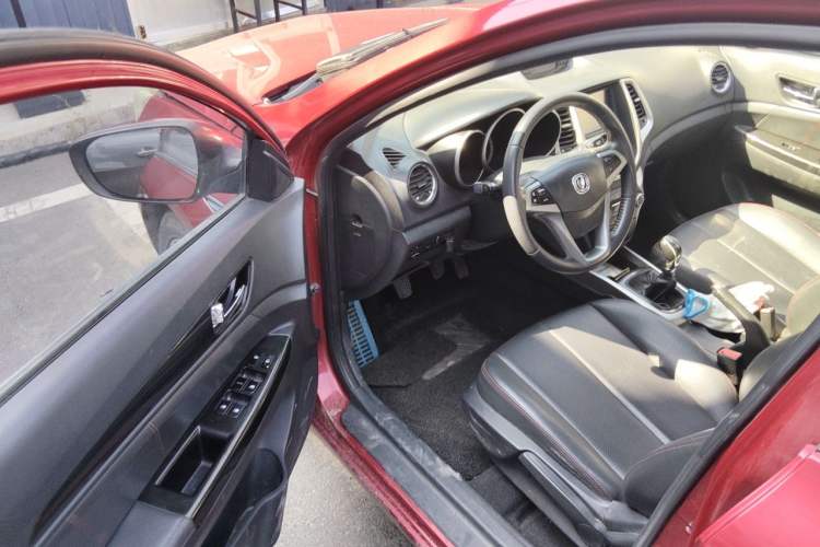 Used CHANGAN Eado 2015 1.6L Manual Elite Model China IV Standard Driver Seat