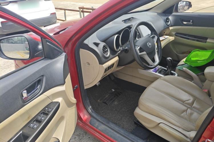 Used CHANGAN Eado 2015 1.6L Manual Luxury Model China IV Standard Driver Seat