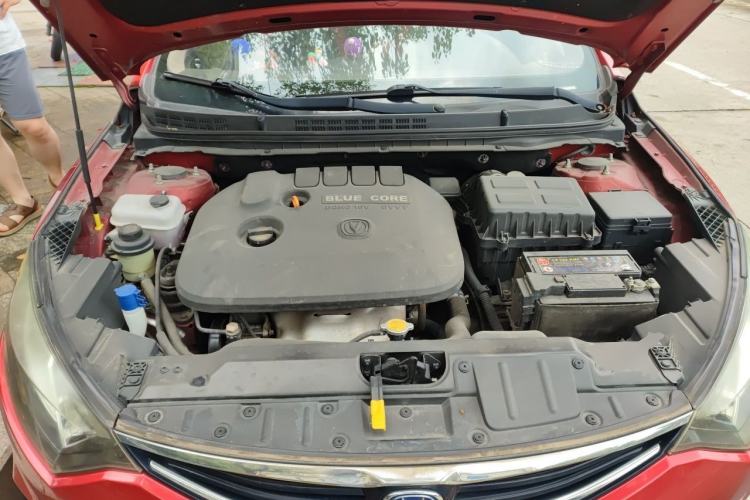 Used CHANGAN Eado 2015 1.6L Automatic Junku Model China IV Standard Engine Bay