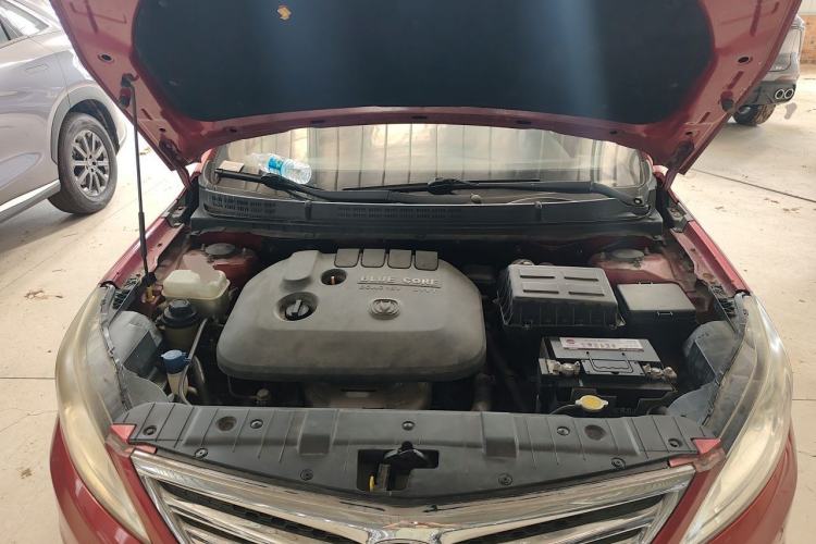 Used CHANGAN Eado 2015 1.6L Automatic Luxury Model Engine Bay