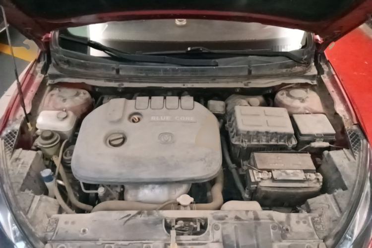 Used CHANGAN Eado 2015 1.6L Manual Junku Model China IV Standard Engine Bay