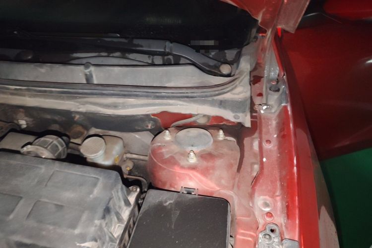 Used CHANGAN Eado 2015 1.6L Manual ZhiKu Model China IV Standard Engine Bay Left