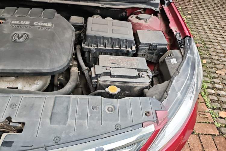 Used CHANGAN Eado 2015 1.6L Automatic Luxury Model Engine Bay Left