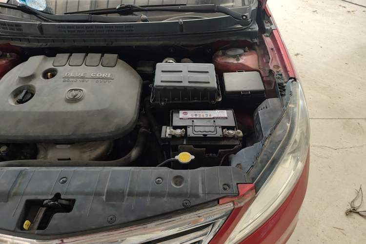 Used CHANGAN Eado 2015 1.6L Automatic Luxury Model Engine Bay Left