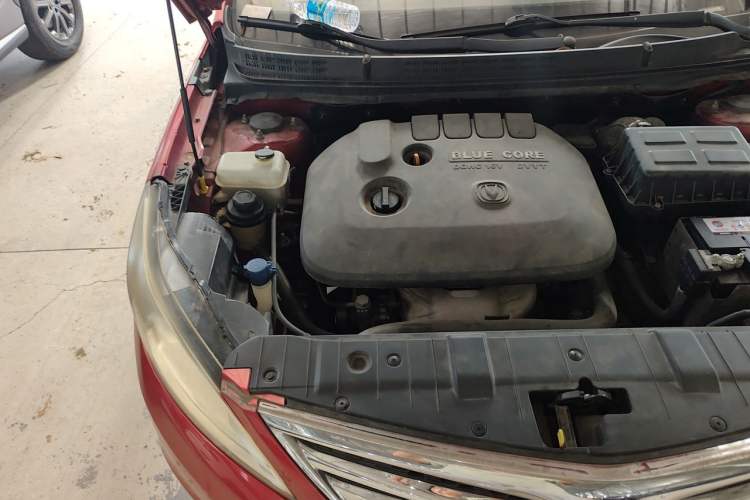 Used CHANGAN Eado 2015 1.6L Automatic Luxury Model Engine Bay Right