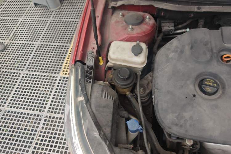 Used CHANGAN Eado 2015 1.6L Automatic Luxury Model Engine Bay Right