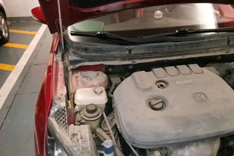 Used CHANGAN Eado 2015 1.6L Manual Junku Model China IV Standard Engine Bay Right