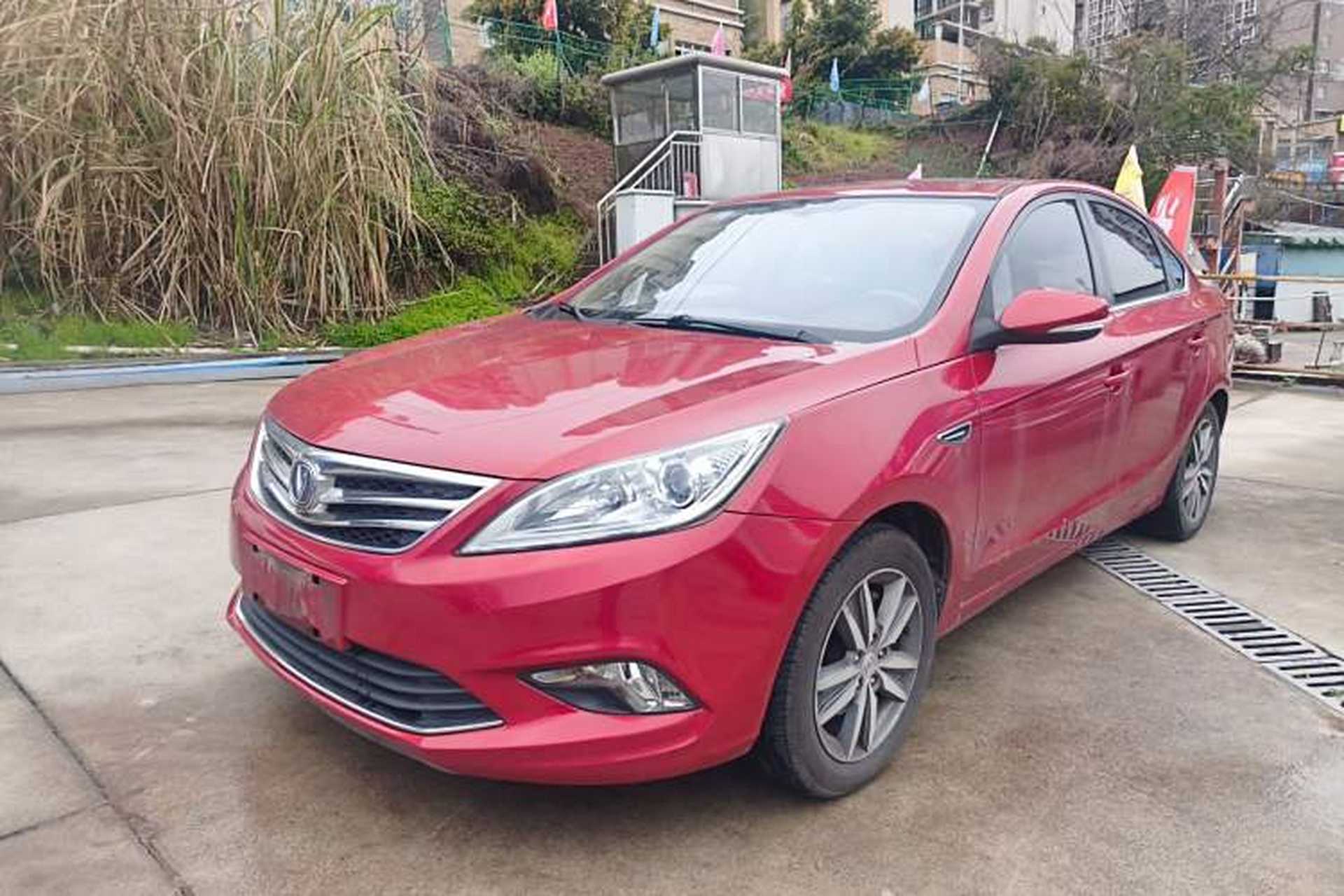 Used CHANGAN Eado 2015 1.6L Manual Luxury Model China V Standard Front Left 45 Deg