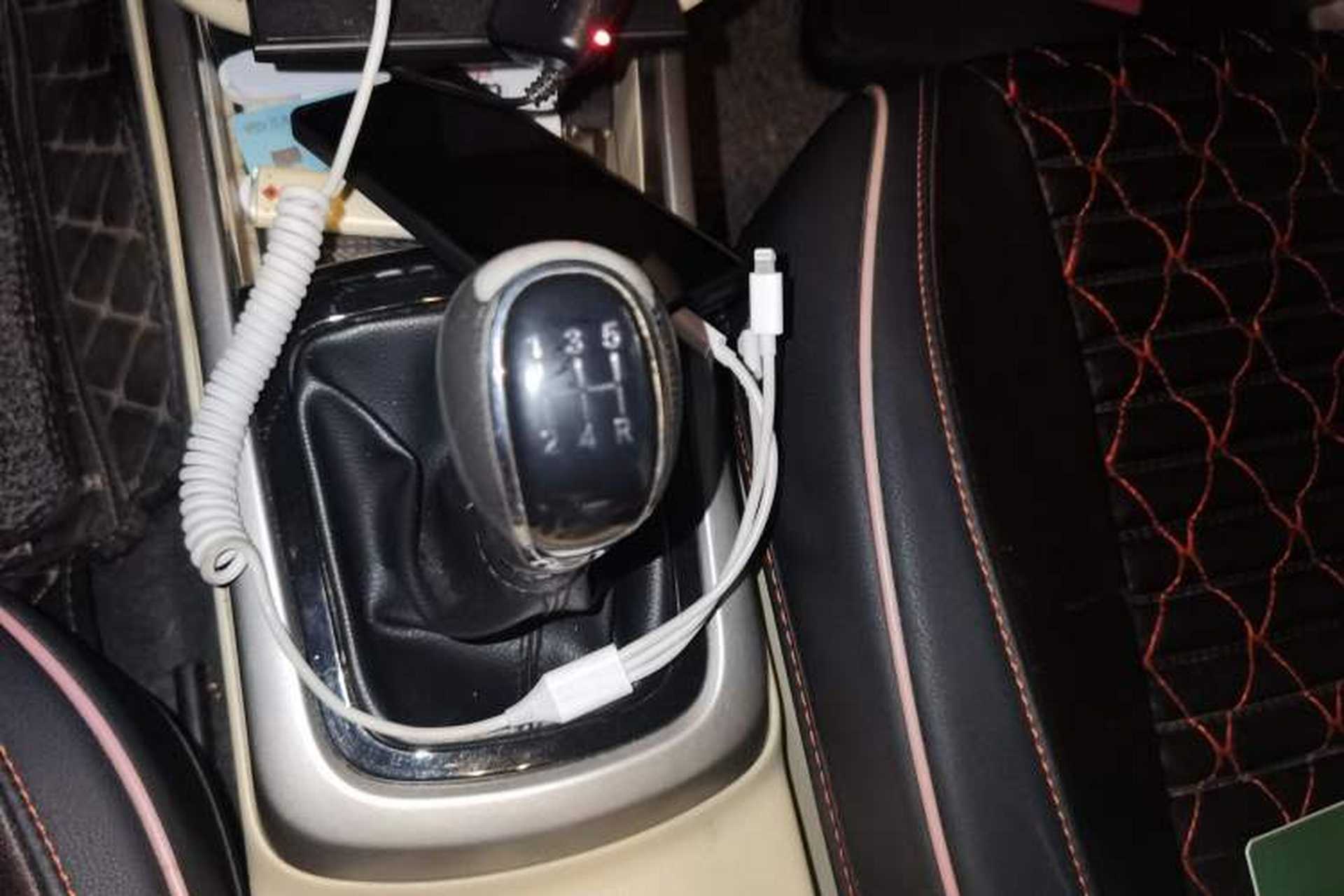 Used CHANGAN Eado 2015 1.6L Manual Luxury Model China V Standard Gear Lever