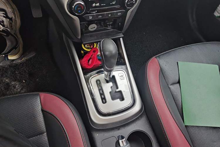 Used CHANGAN Eado 2015 1.6L Automatic Junku Model China V Standard Gear Lever