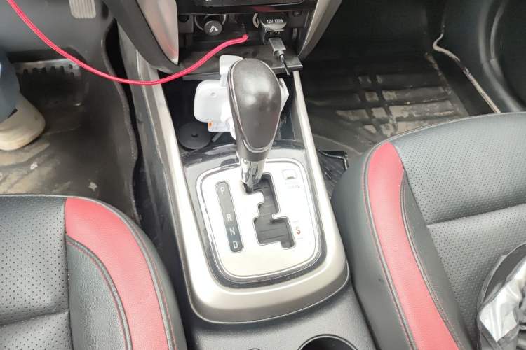 Used CHANGAN Eado 2015 1.6L Automatic Junku Model China IV Standard Gear Lever