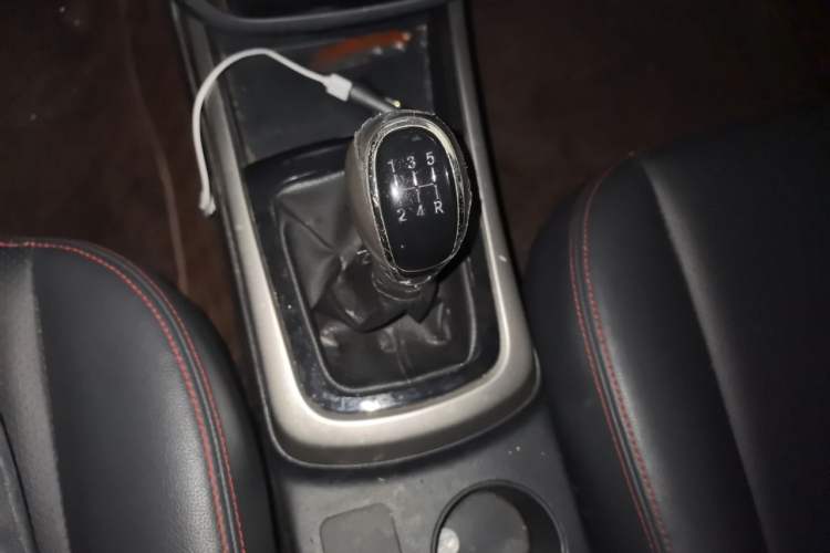 Used CHANGAN Eado 2015 1.6L Manual Luxury Model China IV Standard Gear Lever