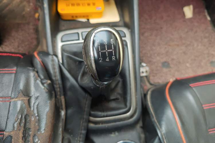 Used CHANGAN Eado 2015 1.6L Manual Luxury Model China IV Standard Gear Lever