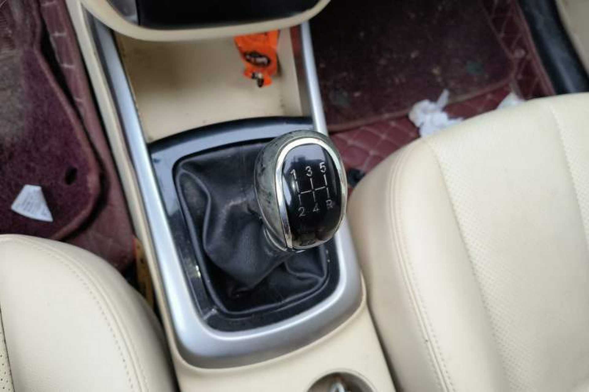 Used CHANGAN Eado 2015 1.6L Manual Luxury Model China V Standard Gear Lever